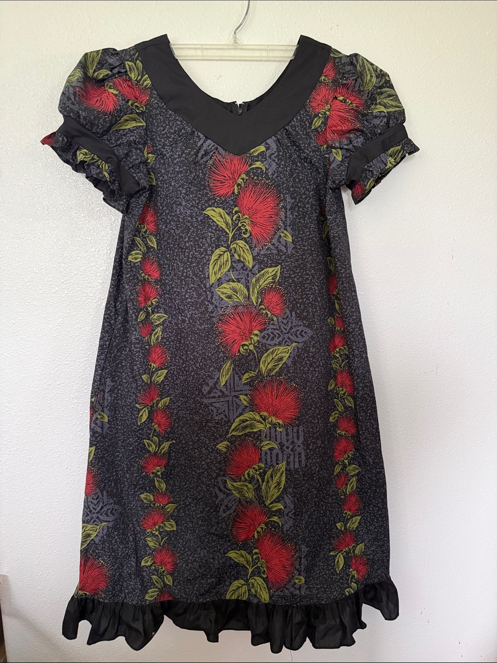 Good Times Hawaii ‘Ōhiʻa Lehua Muʻumuʻu Dress (1-10)